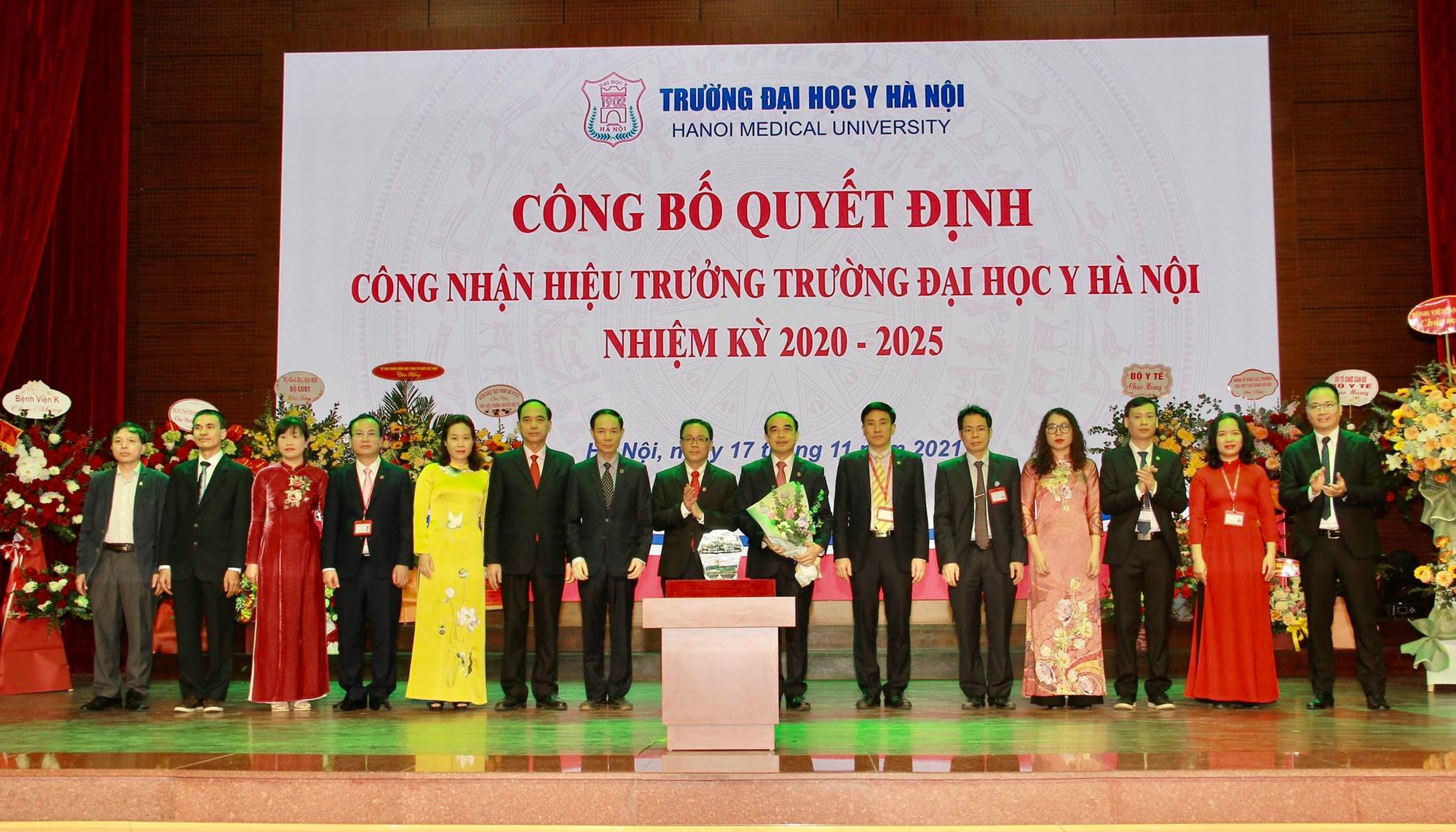 Công bố quyết định bổ nhiệm Hiệu trưởng ĐH Y Hà Nội - Ảnh 1.