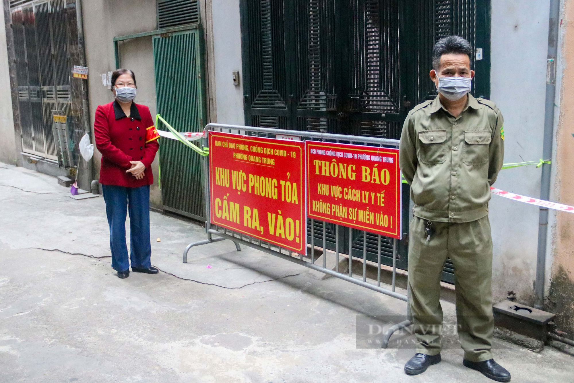 Cận cảnh các điểm cách ly hàng chục F1 tại nhà ở Hà Nội - Ảnh 7.
