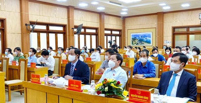 Quảng Ngãi: Chi hơn 1,3 tỷ đồng mua máy tính bảng cho đại biểu HĐND tỉnh - Ảnh 2. Quảng Ngãi: Chi hơn 1,3 tỷ đồng mua máy tính bảng cho đại biểu HĐND tỉnh - Ảnh 2.