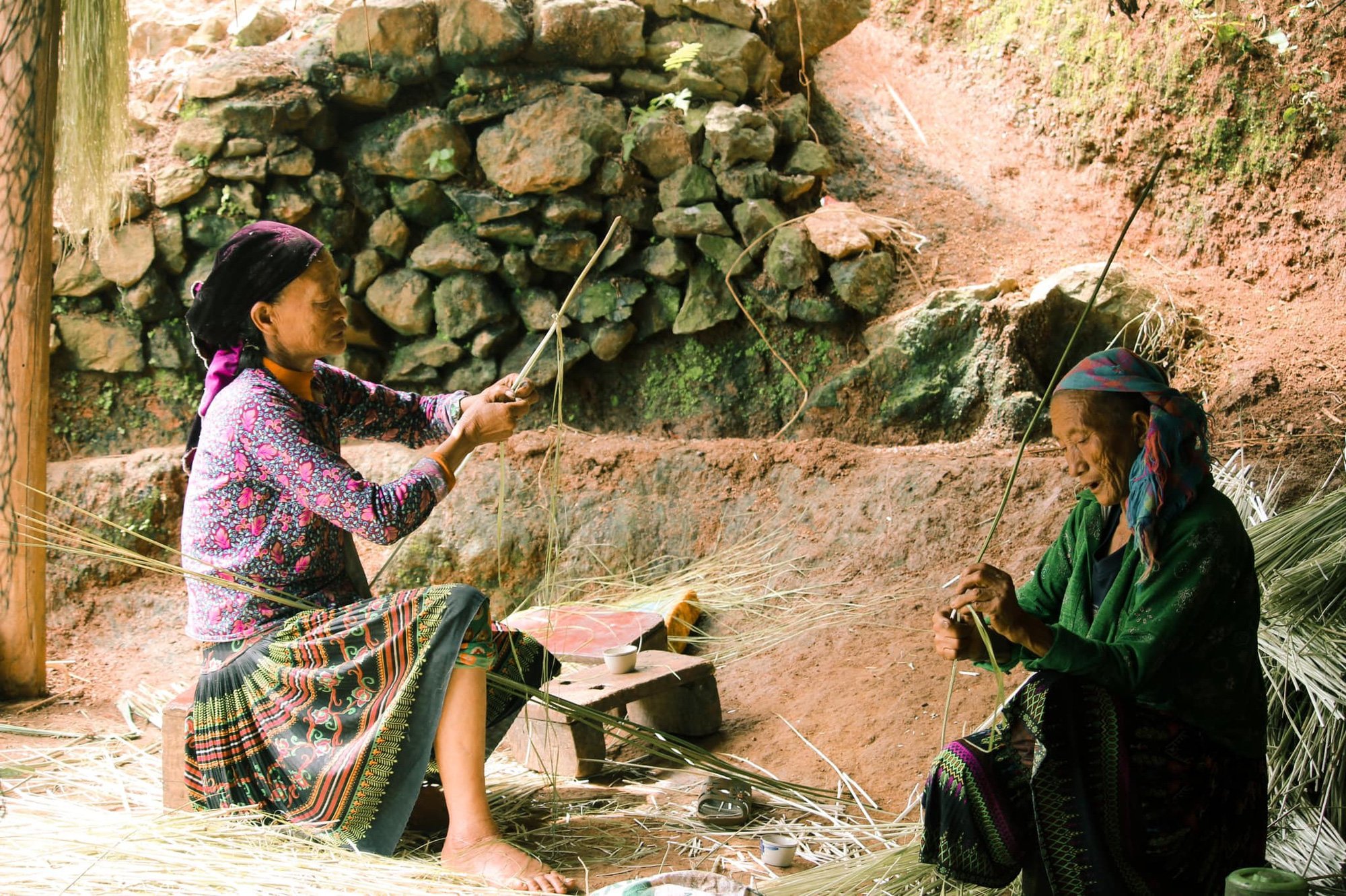 Làng cổ Thiên Hương trăm năm tuổi ở Hà Giang - Ảnh 10.