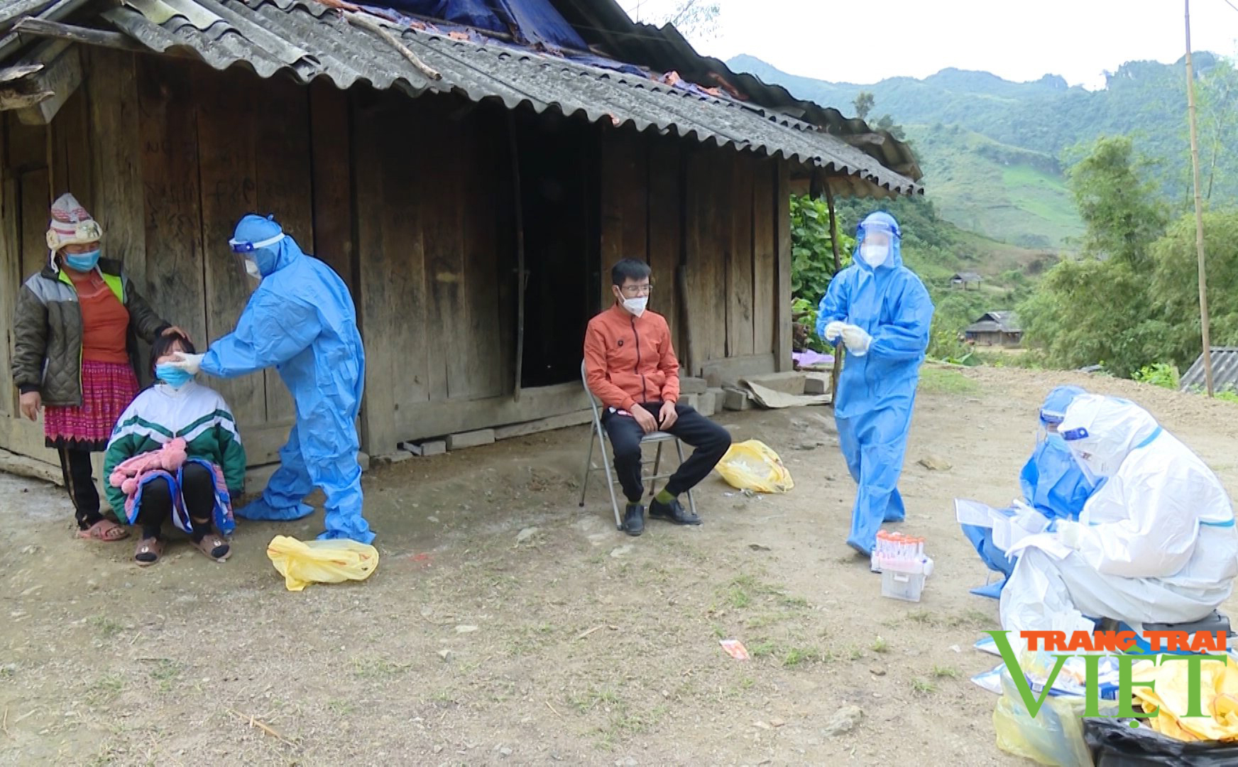 Sơn La ra thông báo khẩn tìm người liên quan đến 8 ca bệnh nhân mắc Covid-19 - Ảnh 1. Sơn La ra thông báo khẩn tìm người liên quan đến 8 ca bệnh nhân mắc Covid-19 - Ảnh 1.