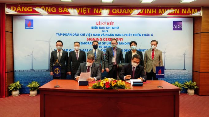 ADB và PVN bắt tay cùng thúc đẩy phát triểt năng lượng xanh tại Việt Nam - Ảnh 1. ADB và PVN bắt tay cùng thúc đẩy phát triểt năng lượng xanh tại Việt Nam - Ảnh 1.