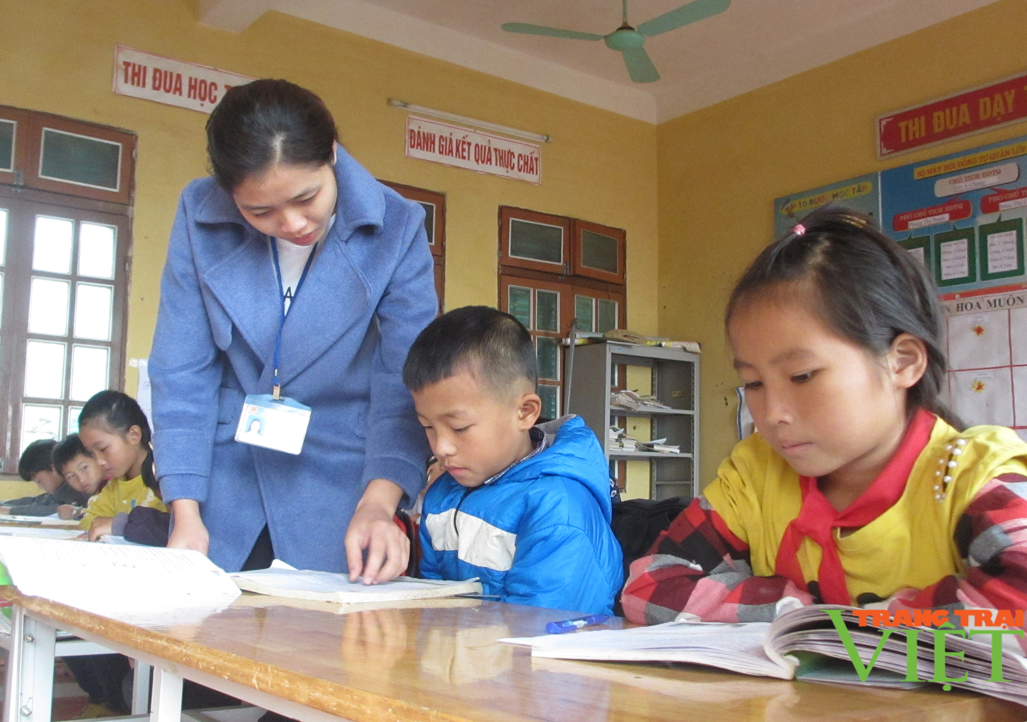 Nông thôn Tây Bắc: Những thầy giáo “quá niên hạn” - Ảnh 3.