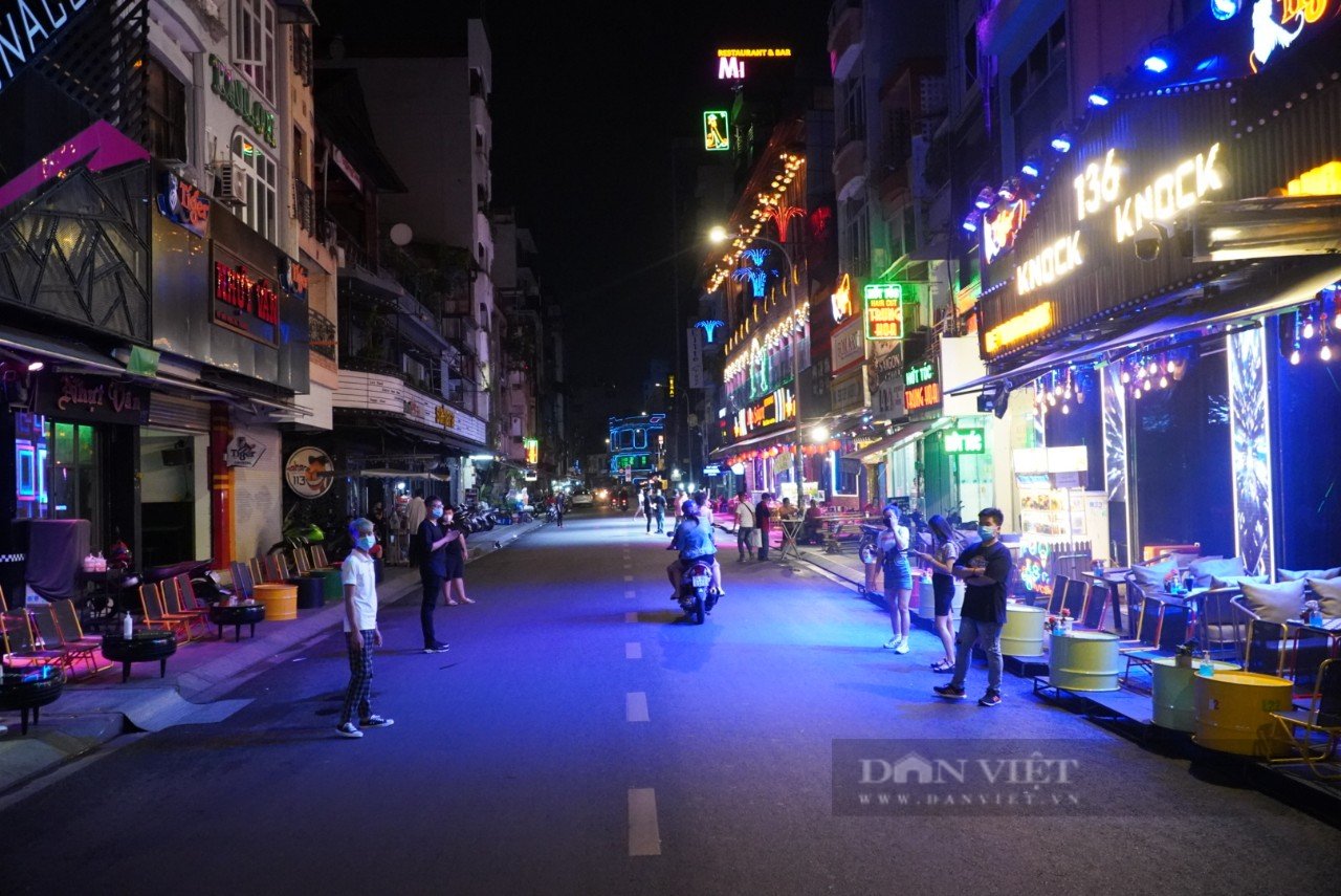 TP.HCM: Khách giảm đến 90% nhưng các quán karaoke vẫn phấn khởi, vui mừng - Ảnh 9.