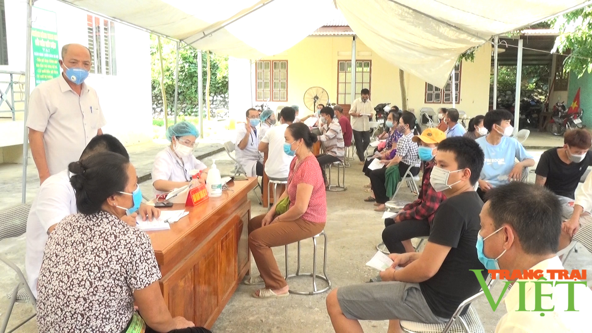 Sơn La ra thông báo khẩn tìm người liên quan đến 8 ca bệnh nhân mắc Covid-19 - Ảnh 4. Sơn La ra thông báo khẩn tìm người liên quan đến 8 ca bệnh nhân mắc Covid-19 - Ảnh 4.