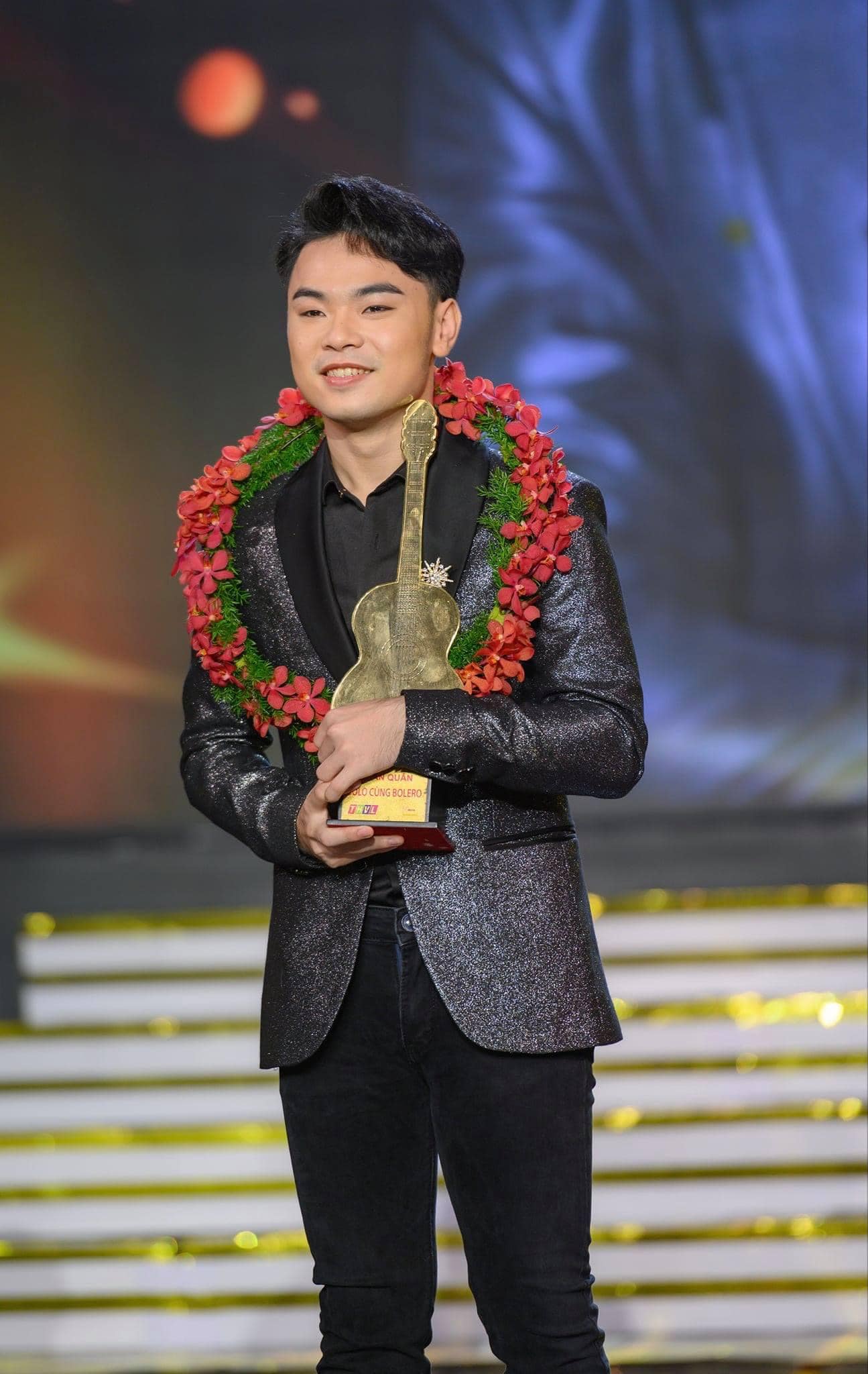 Khánh Bình bolero vẫn tự tin nhận con nuôi trong showbiz thị phi - Ảnh 2.