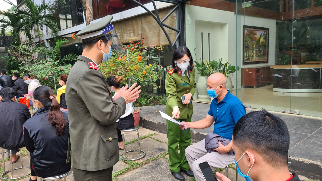 Hà Nội: Gần 800 công nhân ở Cụm Công nghiệp Phú Minh sẽ có căn cước công dân gắn chíp mới - Ảnh 2.