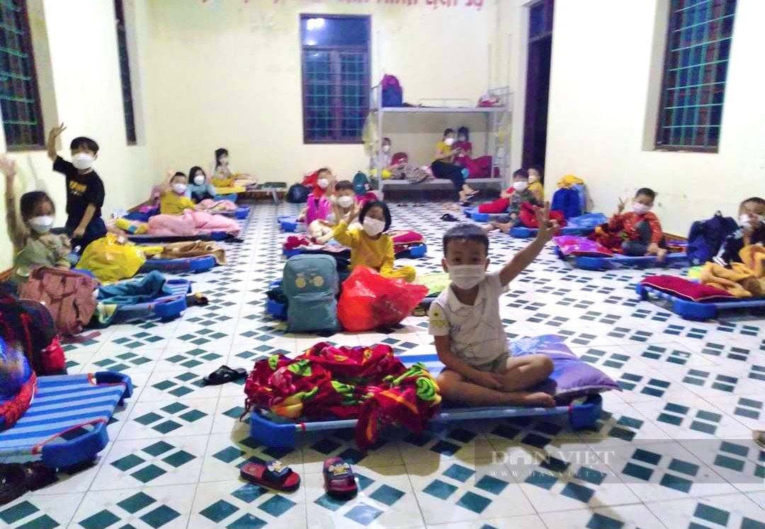 Quảng Bình: Tổ chức dạy học cho 29 học sinh trong khu cách ly vì tiếp xúc xúc gần với F0 - Ảnh 1.