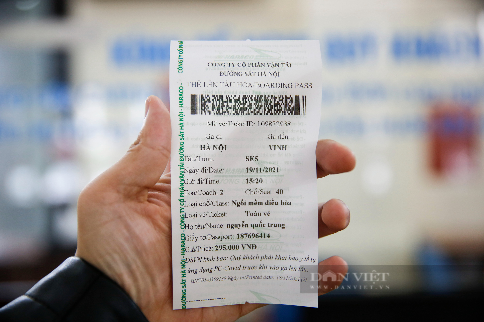 Ảnh ấn tượng tuần: Du khách quốc tế tới Hội An và cảnh vắng vẻ ngày đầu tàu Cát Linh - Hà Đông bán vé - Ảnh 7.