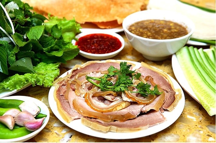 Thưởng thức bê thui Cầu Mống – đặc sản khó cưỡng của Đà Nẵng - Ảnh 4.