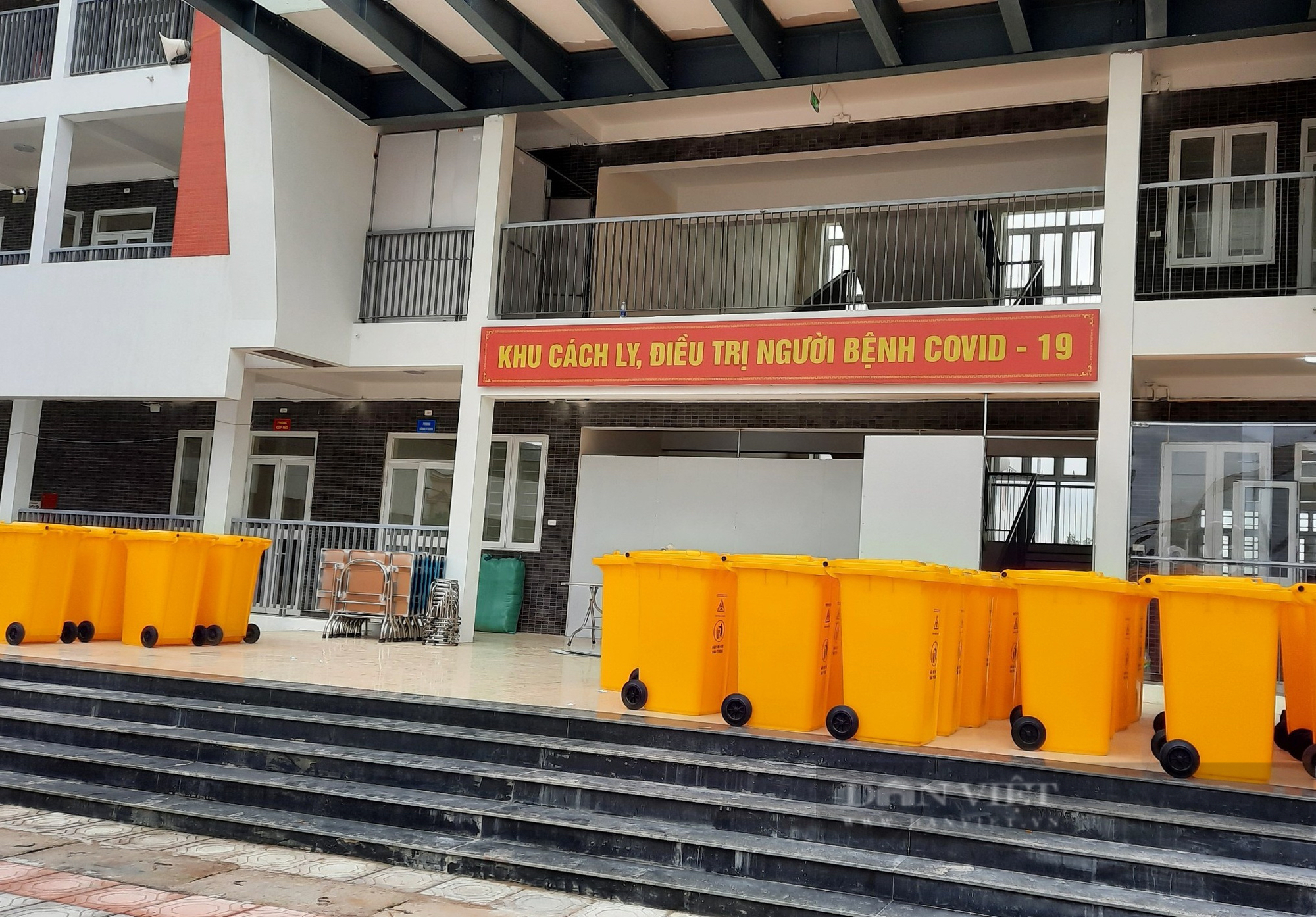 Cận cảnh những trạm y tế lưu động sẵn sàng kích hoạt tiếp nhận, điều trị F0 đầu tiên tại Hà Nội - Ảnh 4.