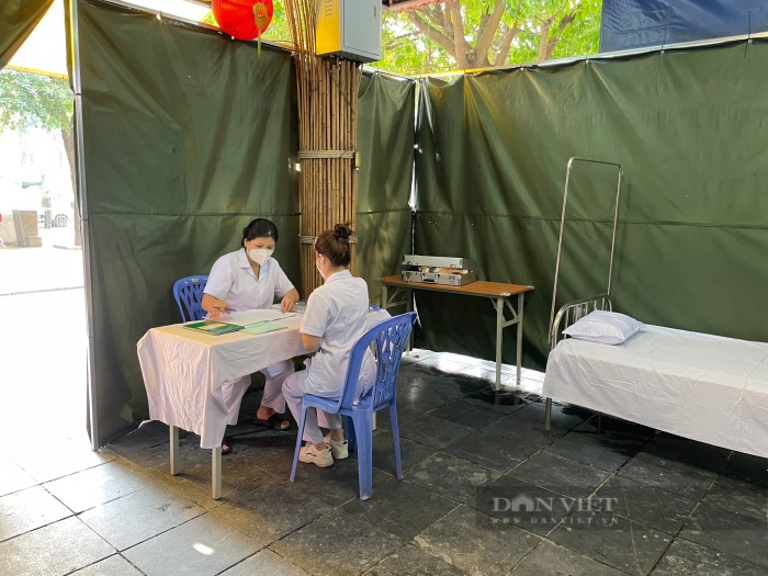 Cận cảnh những trạm y tế lưu động sẵn sàng kích hoạt tiếp nhận, điều trị F0 đầu tiên tại Hà Nội - Ảnh 8.