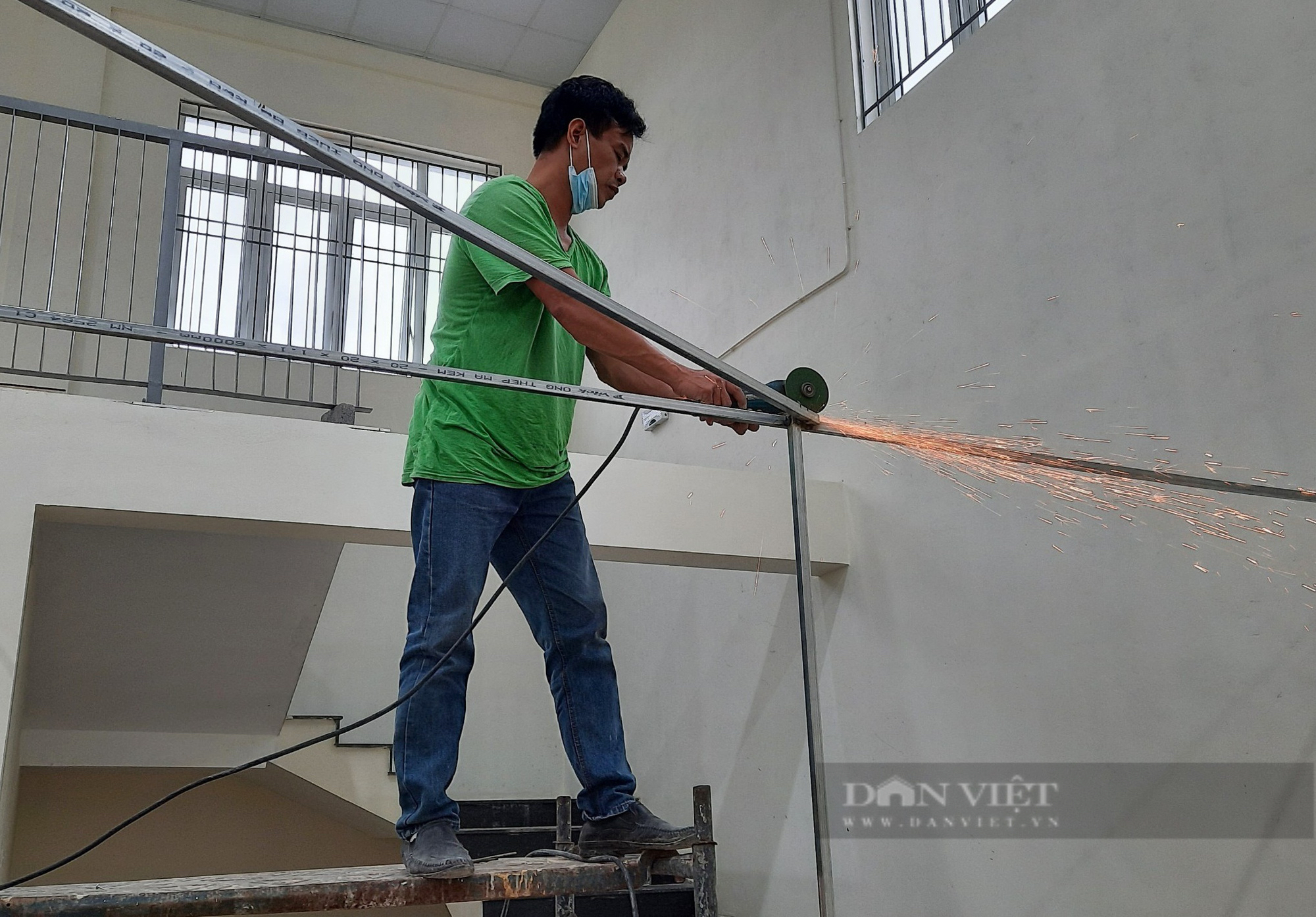 Cận cảnh những trạm y tế lưu động sẵn sàng kích hoạt tiếp nhận, điều trị F0 đầu tiên tại Hà Nội - Ảnh 3.