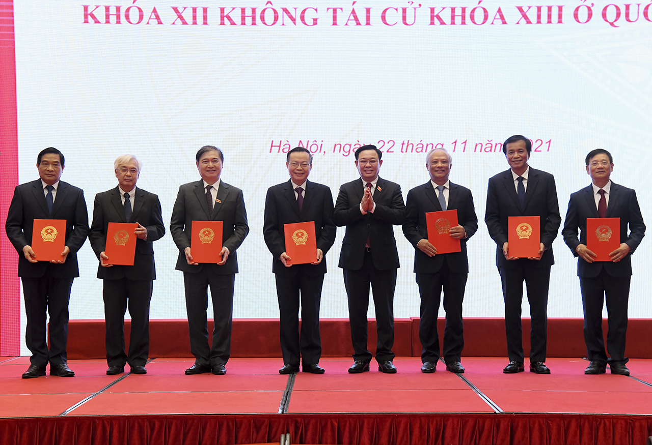 8 Uỷ viên Trung ương Đảng khoá XII ở khối Quốc hội nhận quyết định nghỉ hưu - Ảnh 2.