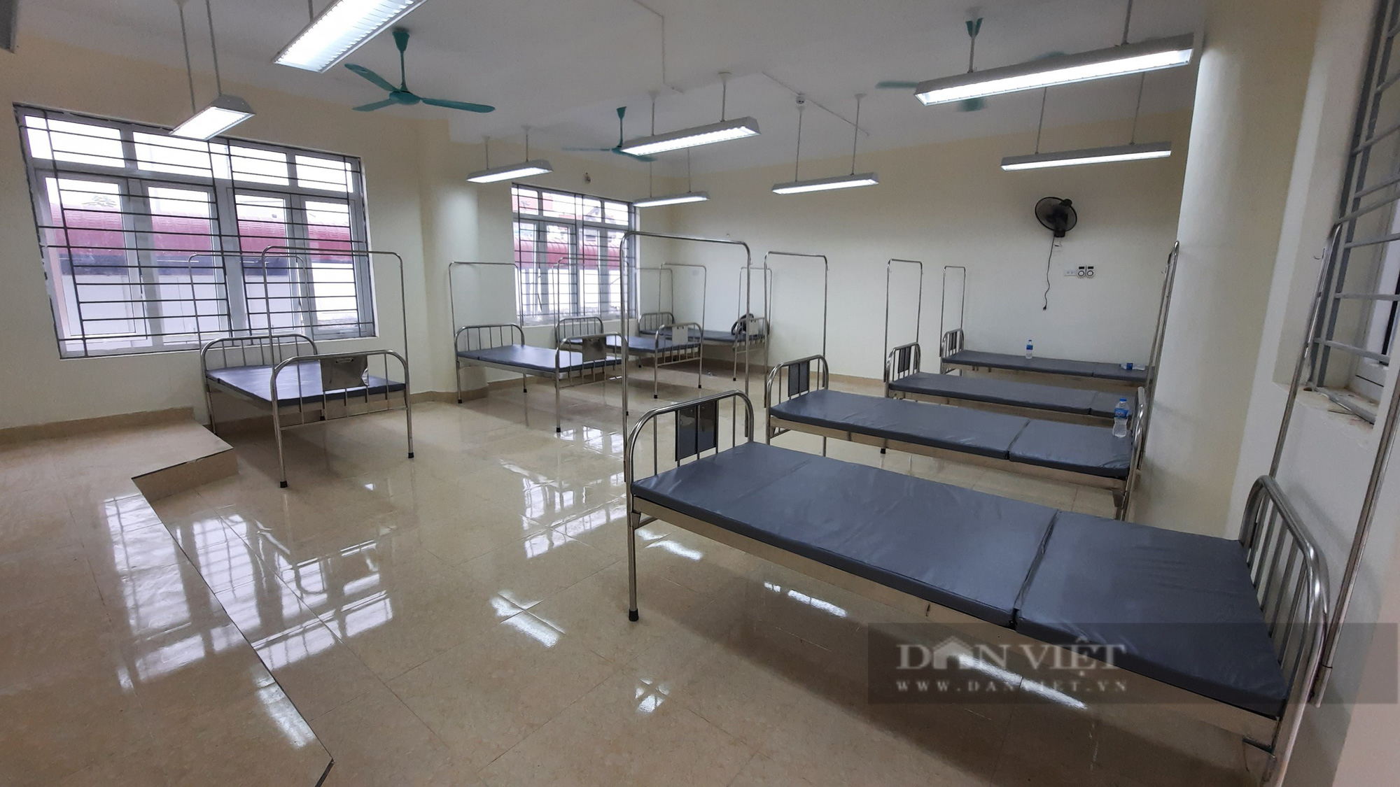Cận cảnh những trạm y tế lưu động sẵn sàng kích hoạt tiếp nhận, điều trị F0 đầu tiên tại Hà Nội - Ảnh 5.
