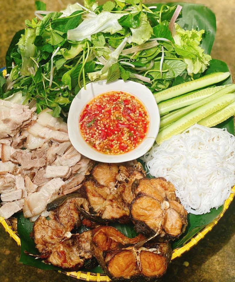 Gái đảm khoe cơm 100k/bữa, bạn trai yêu 8 năm nhận xét ngắn gọn trong 3 từ - Ảnh 3.