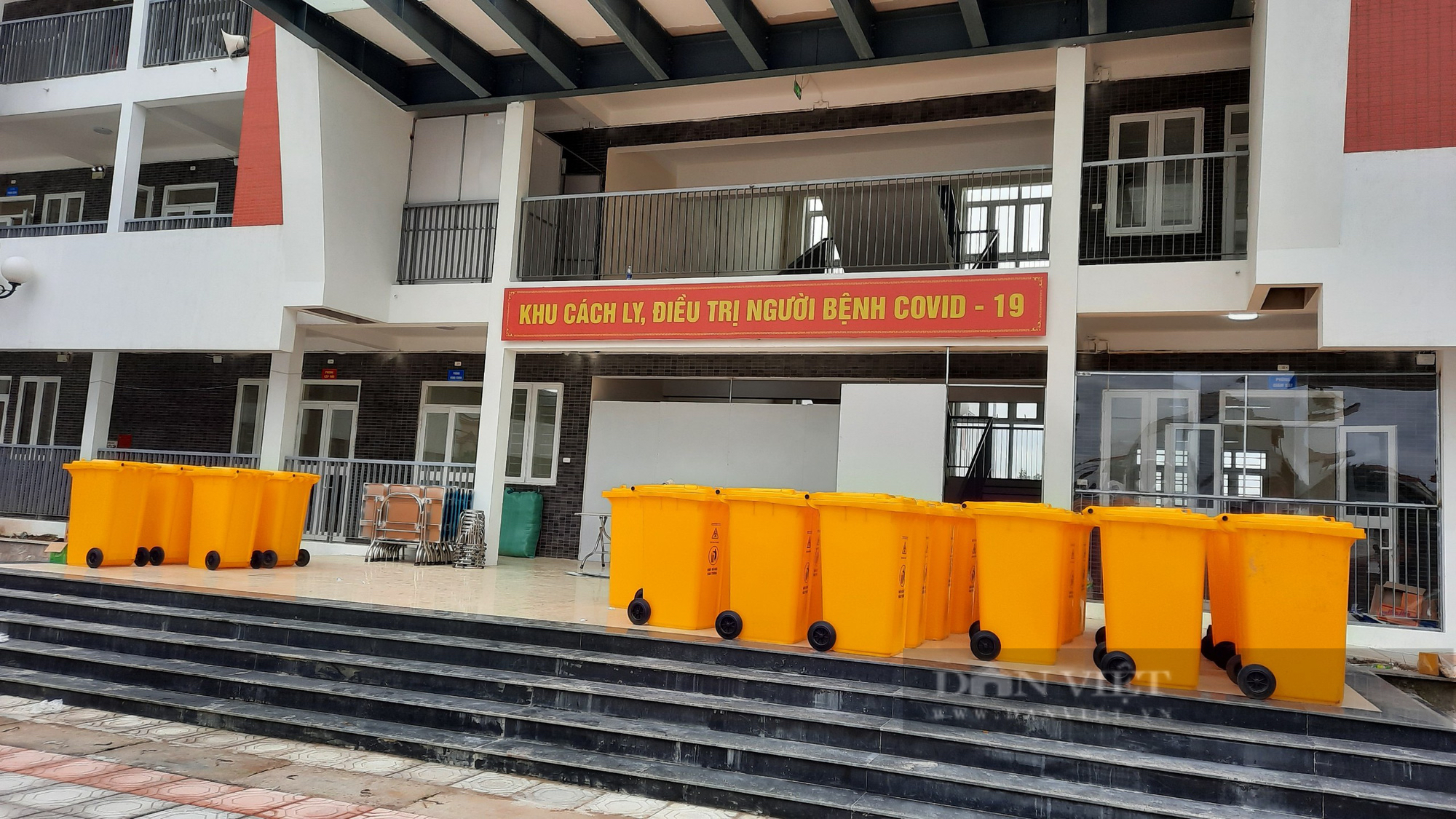 Ca nhiễm Covid-19 ngoài cộng đồng tiếp tục tăng, Hà Nội  lên kịch bản điều trị cho 100.000 người bệnh - Ảnh 3.