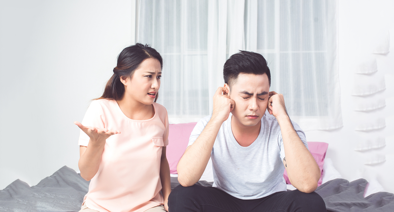 Nửa đêm tỉnh dậy, vợ sững người trước hai bóng hình lõa lồ ở phòng bên - Ảnh 1.
