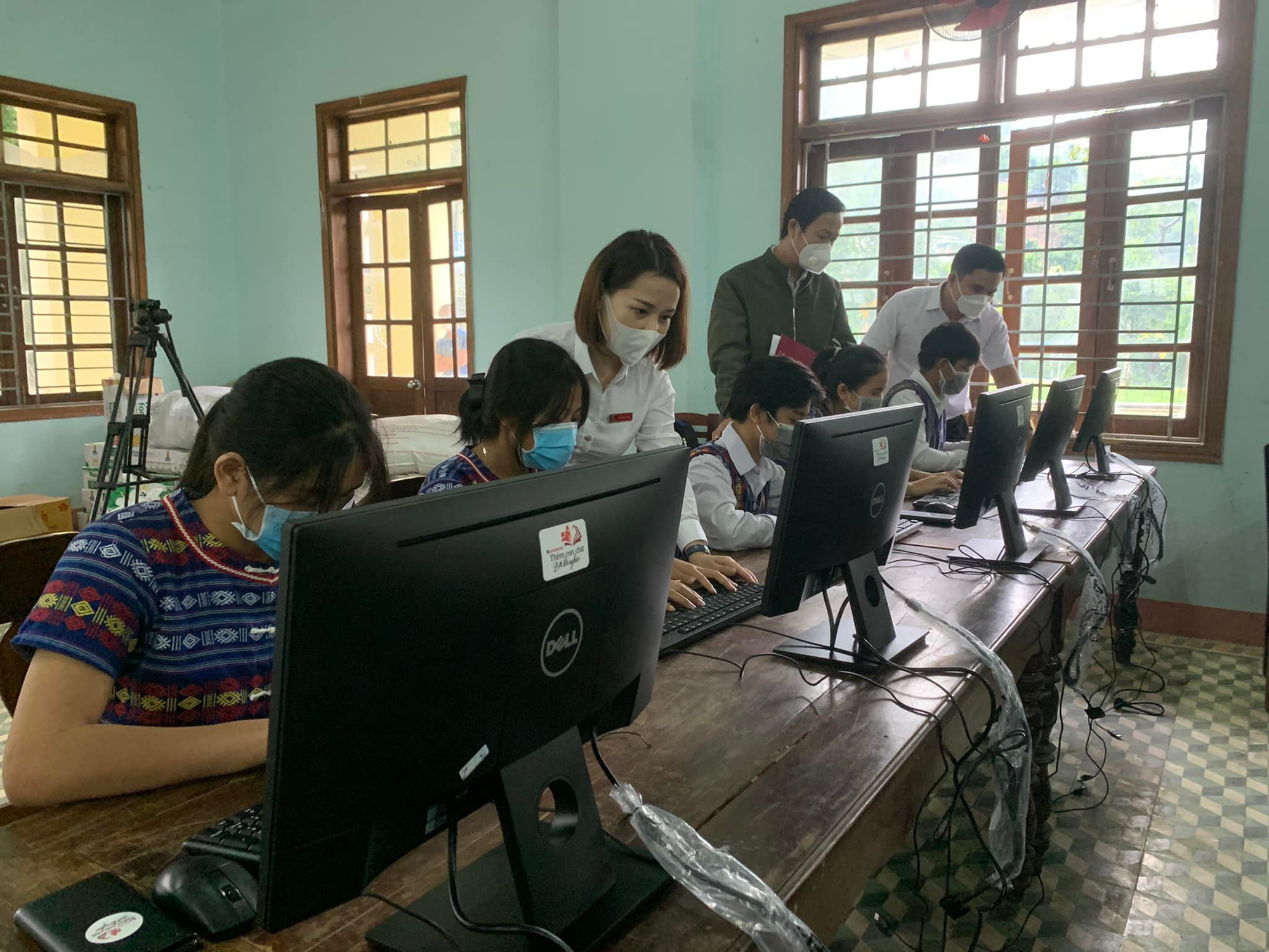 Quảng Nam: "Thêm con chữ, bớt đói nghèo" đến với huyện miền núi Nam Trà My - Ảnh 4. Quảng Nam: "Thêm con chữ, bớt đói nghèo" đến với huyện miền núi Nam Trà My - Ảnh 4.