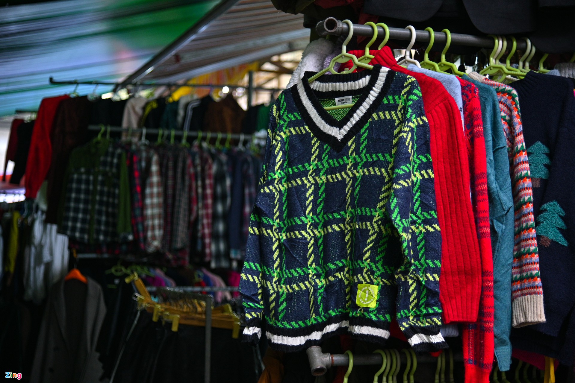Săn thời trang giá rẻ chợ Hà Nội - Ảnh 3.