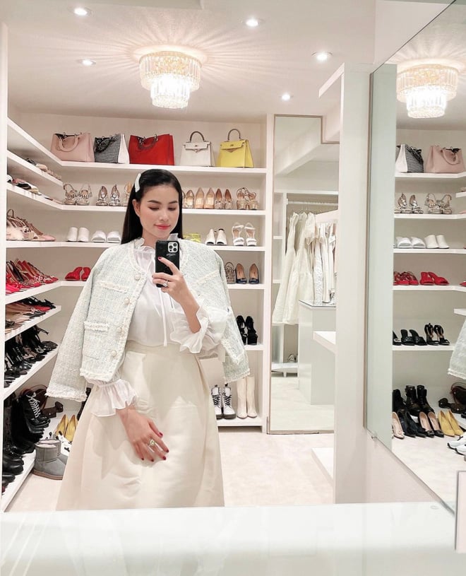 Biệt thự &quot;khủng&quot; của Hoa hậu Phạm Hương ở Mỹ góc nào cũng sang chảnh, phủ đầy đồ hiệu - Ảnh 3.