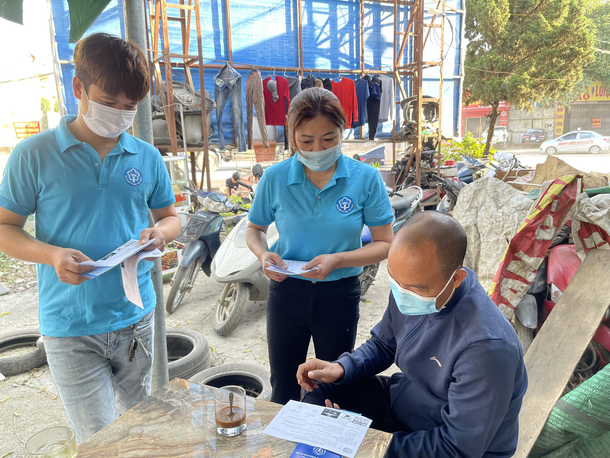 Chủ tịch Hội Phụ nữ &quot;mát tay&quot; vận động người dân tham gia BHXH tự nguyện,  - Ảnh 2.