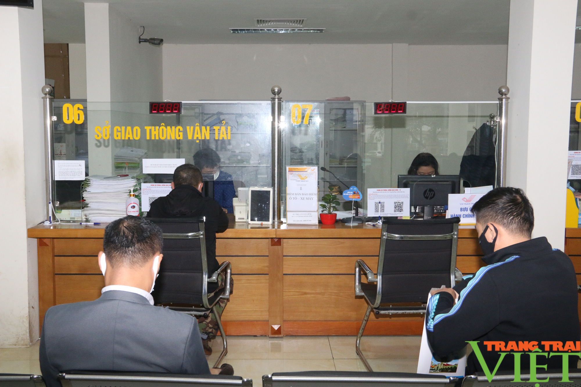 Sở Giao thông vận tải Hoà Bình: Làm tốt cải cách thủ tục hành chính - Ảnh 2. Sở Giao thông vận tải Hoà Bình: Làm tốt cải cách thủ tục hành chính - Ảnh 2.