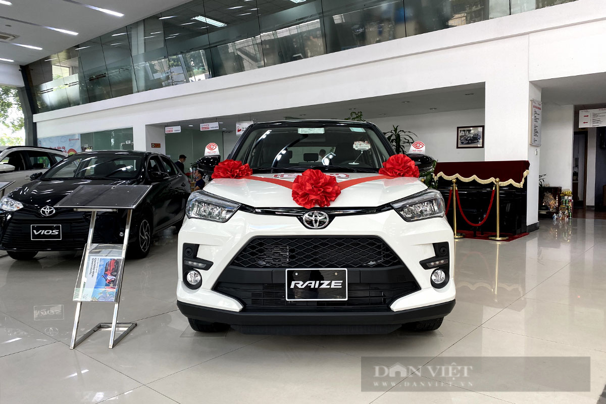 Trải nghiệm thực tế Toyota Raize 2022 vừa về đại lý, số lượng nhỏ giọt, khách Việt phải chờ qua Tết - Ảnh 1.