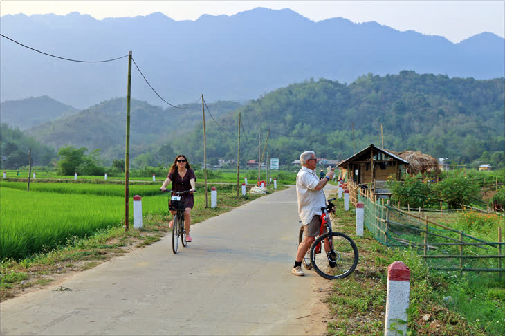 Triết lý kinh doanh du lịch tôn trọng cộng đồng bản địa - Ảnh 1. Triết lý kinh doanh du lịch tôn trọng cộng đồng bản địa - Ảnh 1.