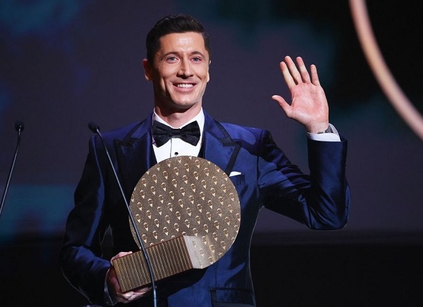 Trượt QBV, Lewandowski an ủi với giải thưởng mới của France Football - Ảnh 1.