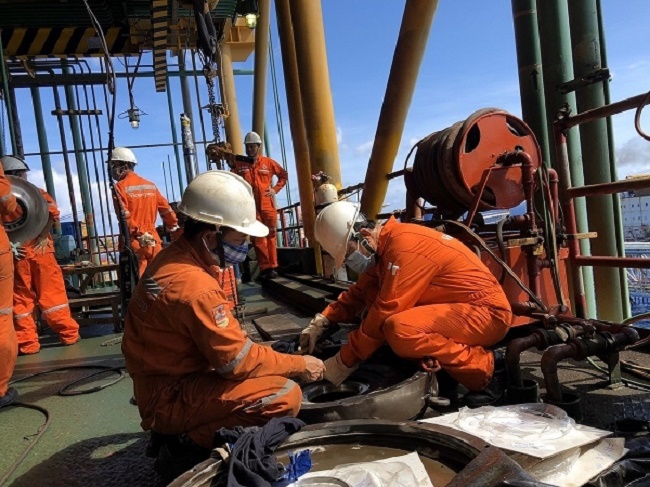 Xăng dầu thế giới lấy lại đà tăng - Ảnh 1.