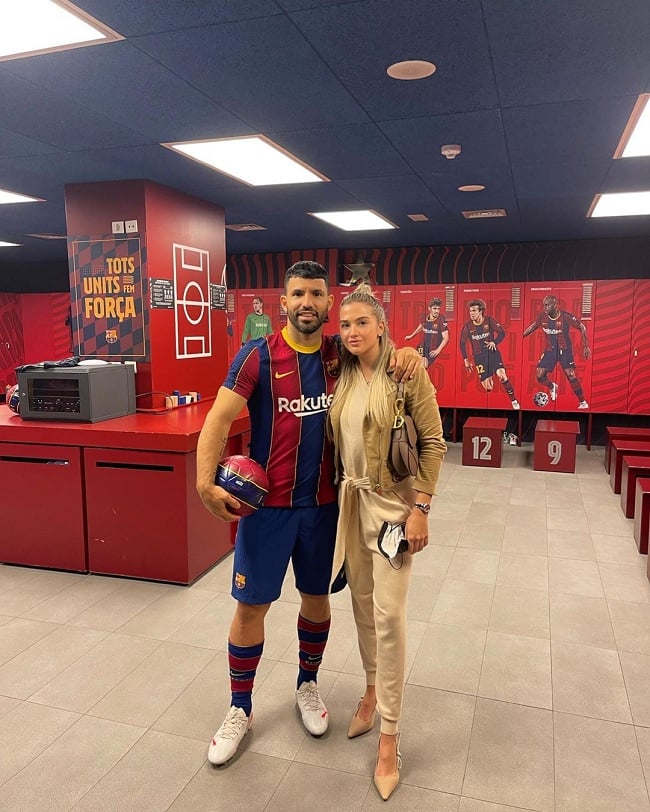 Aguero &quot;thập tử nhất sinh&quot;, bạn gái quyến rũ lập tức gửi 1 thông điệp - Ảnh 3.