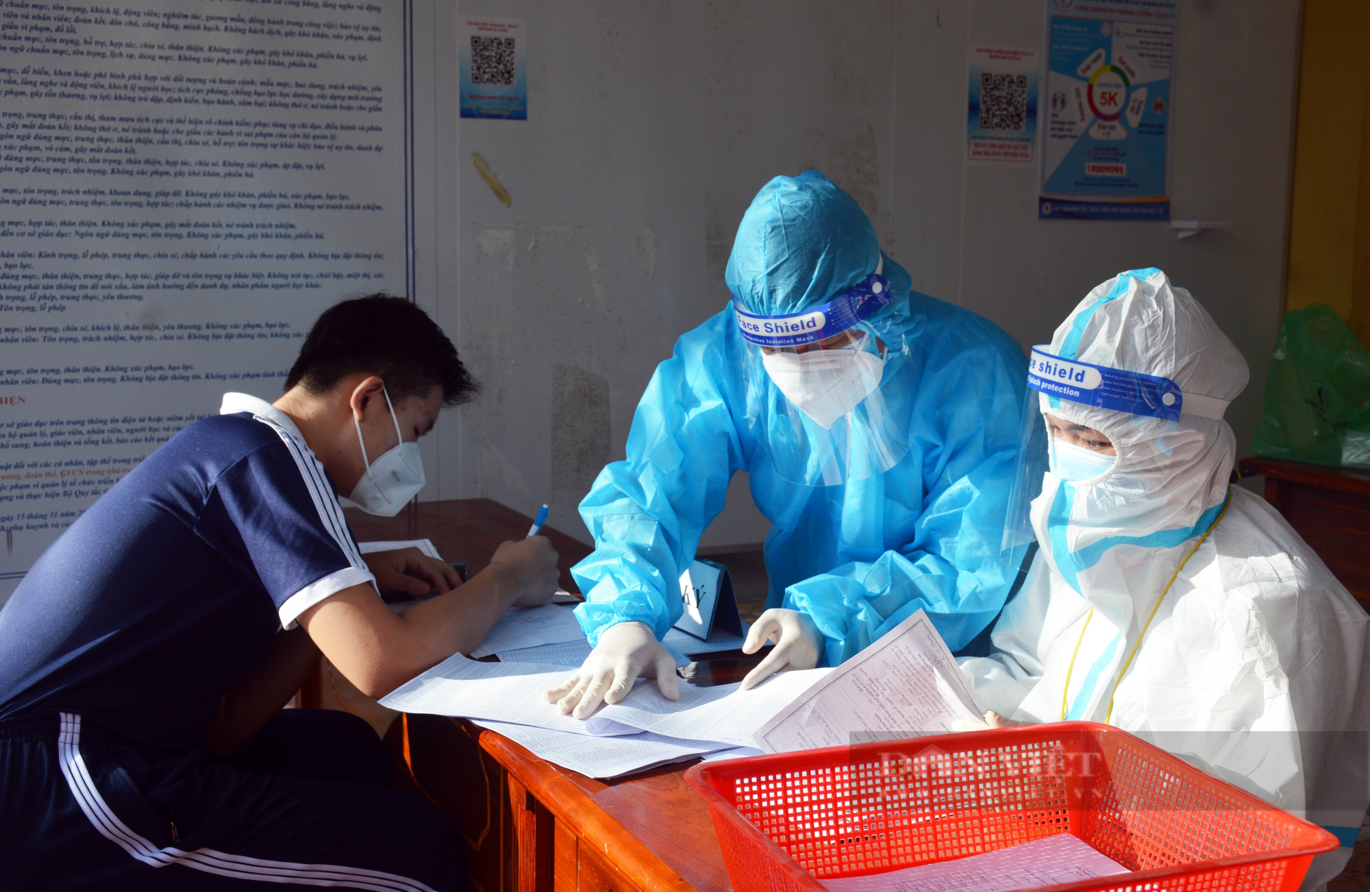 Những trẻ từ 12-17 tuổi đầu tiên ở Cà Mau được tiêm vaccine phòng Covid-19 - Ảnh 5.