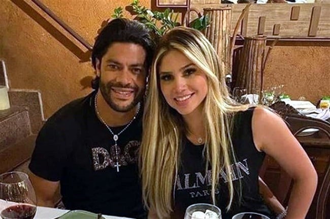 Gai mắt vì Hulk và cháu gái âu yếm, vợ cũ lên mạng chửi đổng - Ảnh 4.