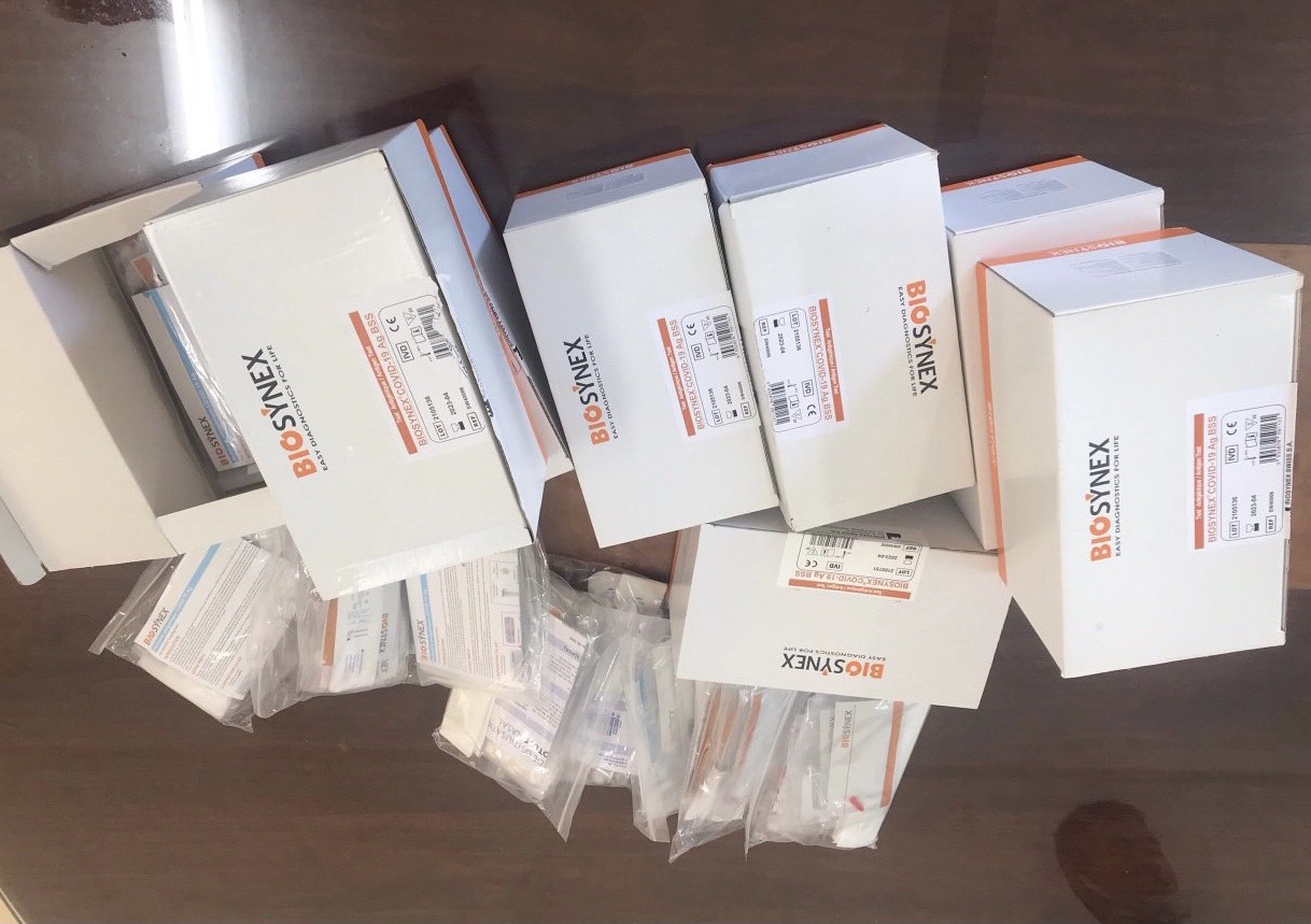 Đắk Nông: Liên tiếp phát hiện người dân mua, bán kit test nhanh Covid-19 không có hóa đơn, chứng từ - Ảnh 2.