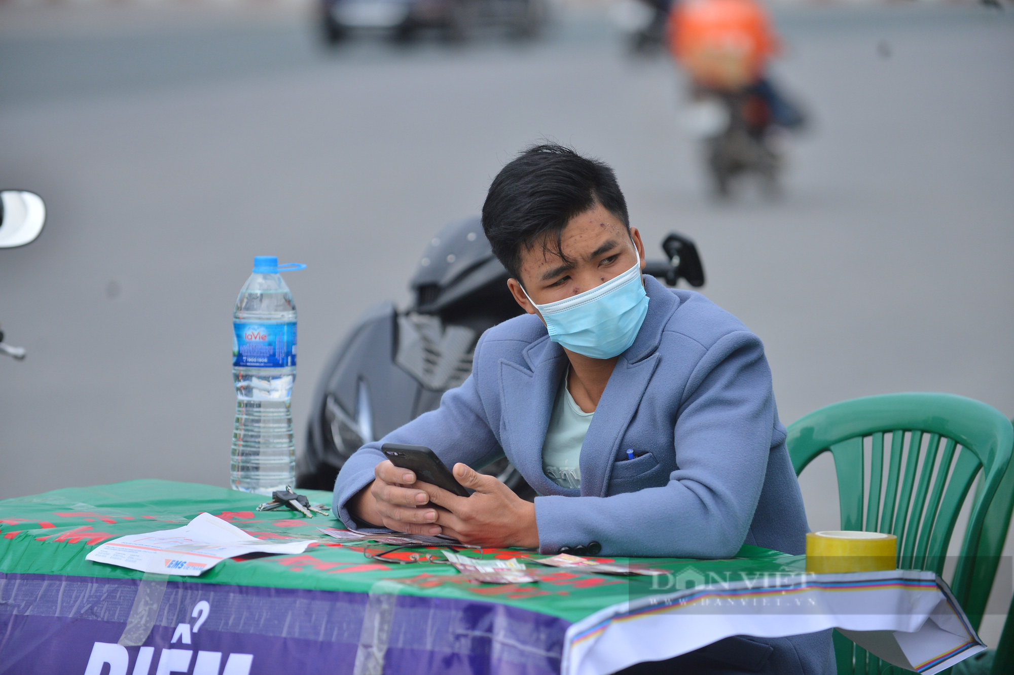 Cảnh đìu hiu mua bán vé trước trận đối đầu với Nhật Bản - Ảnh 10.