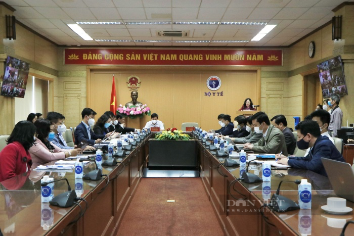 Thứ trưởng Bộ Y tế nói gì việc học sinh chưa tiêm vaccine có được đến trường hay không? - Ảnh 1.