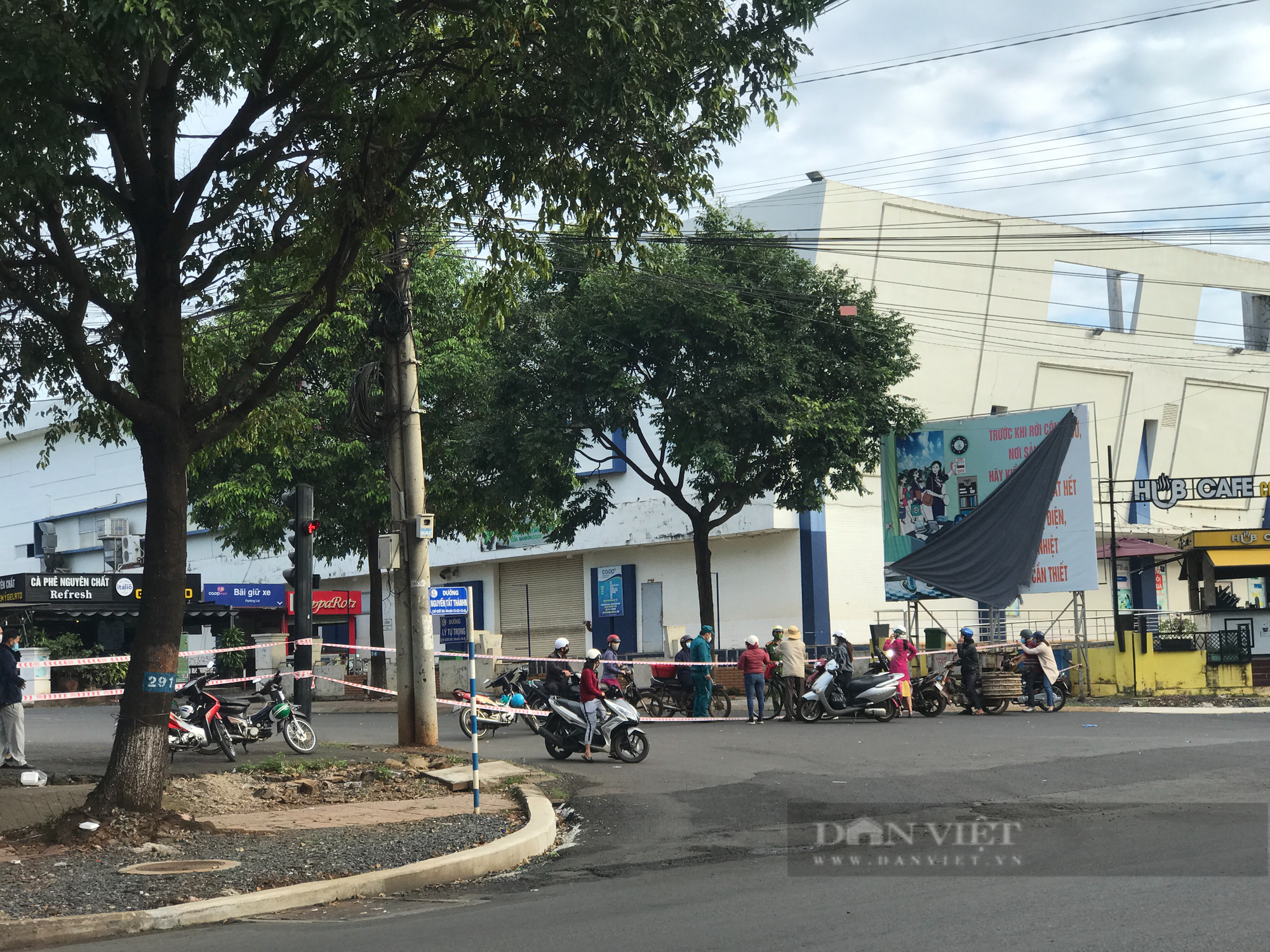 Đắk Lắk: Buôn Ma Thuột mở rộng xét nghiệm Covid-19 cho toàn dân để không bỏ sót F0 - Ảnh 2.