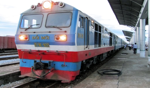 Đường sắt sắp bán vé tàu Tết 2022   - Ảnh 1.