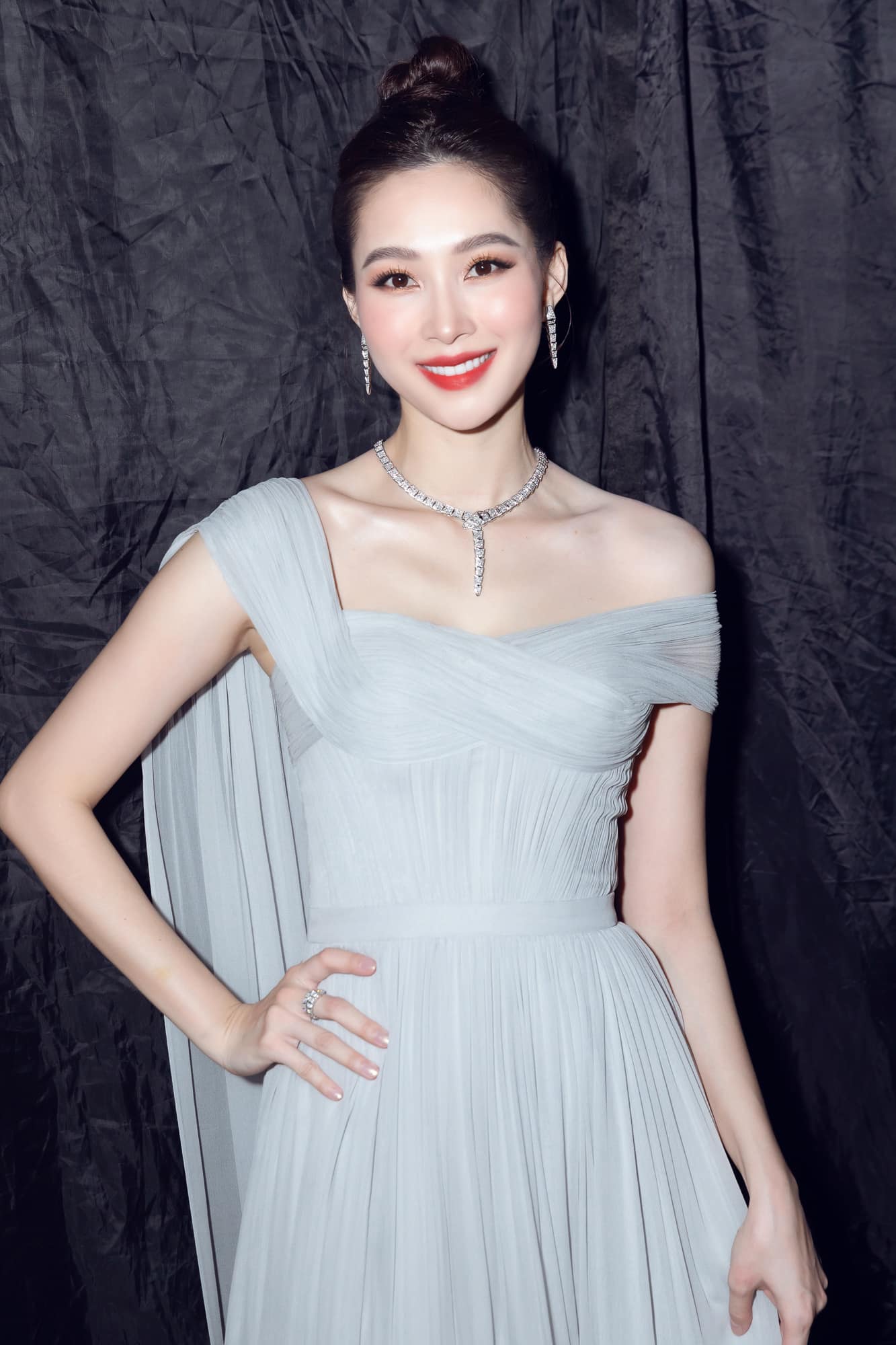 Hoa hậu sở hữu gương mặt tỷ lệ vàng: Trần Tiểu Vy &quot;vượt mặt&quot; Đặng Thu Thảo? - Ảnh 4.