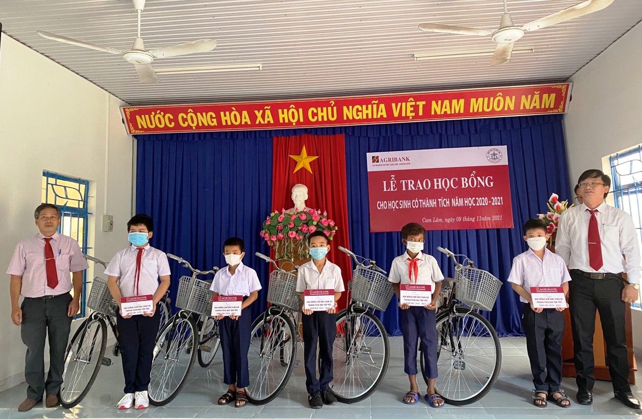 Khánh Hòa: “Thêm con chữ, bớt đói nghèo” cho học sinh có hoàn cảnh khó khăn - Ảnh 1. Khánh Hòa: “Thêm con chữ, bớt đói nghèo” cho học sinh có hoàn cảnh khó khăn - Ảnh 1.