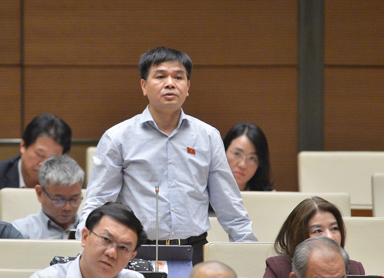 ĐBQH Nguyễn Hữu Toàn: Tăng trần nợ công lên 51% GDP sẽ khiến dư nợ công đến 2025 tăng lên gấp đôi - Ảnh 1.