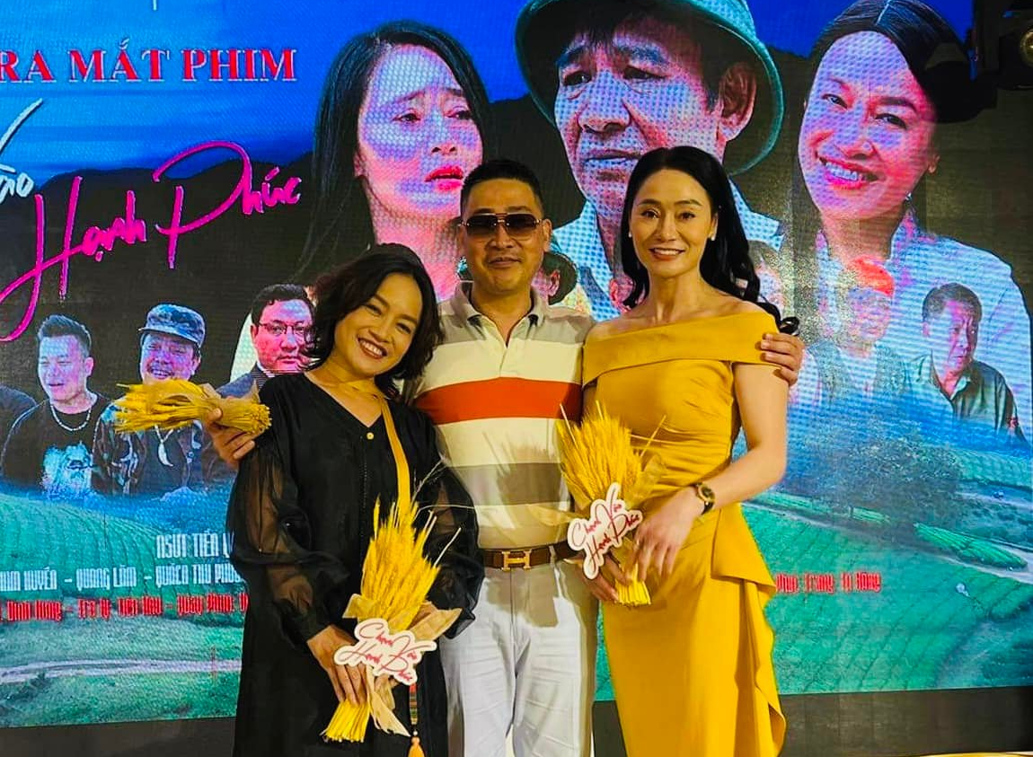 &quot;Bà Bích&quot; Tú Oanh: “Bây giờ ra đường, tôi vẫn bị người ta lườm nguýt” - Ảnh 1.