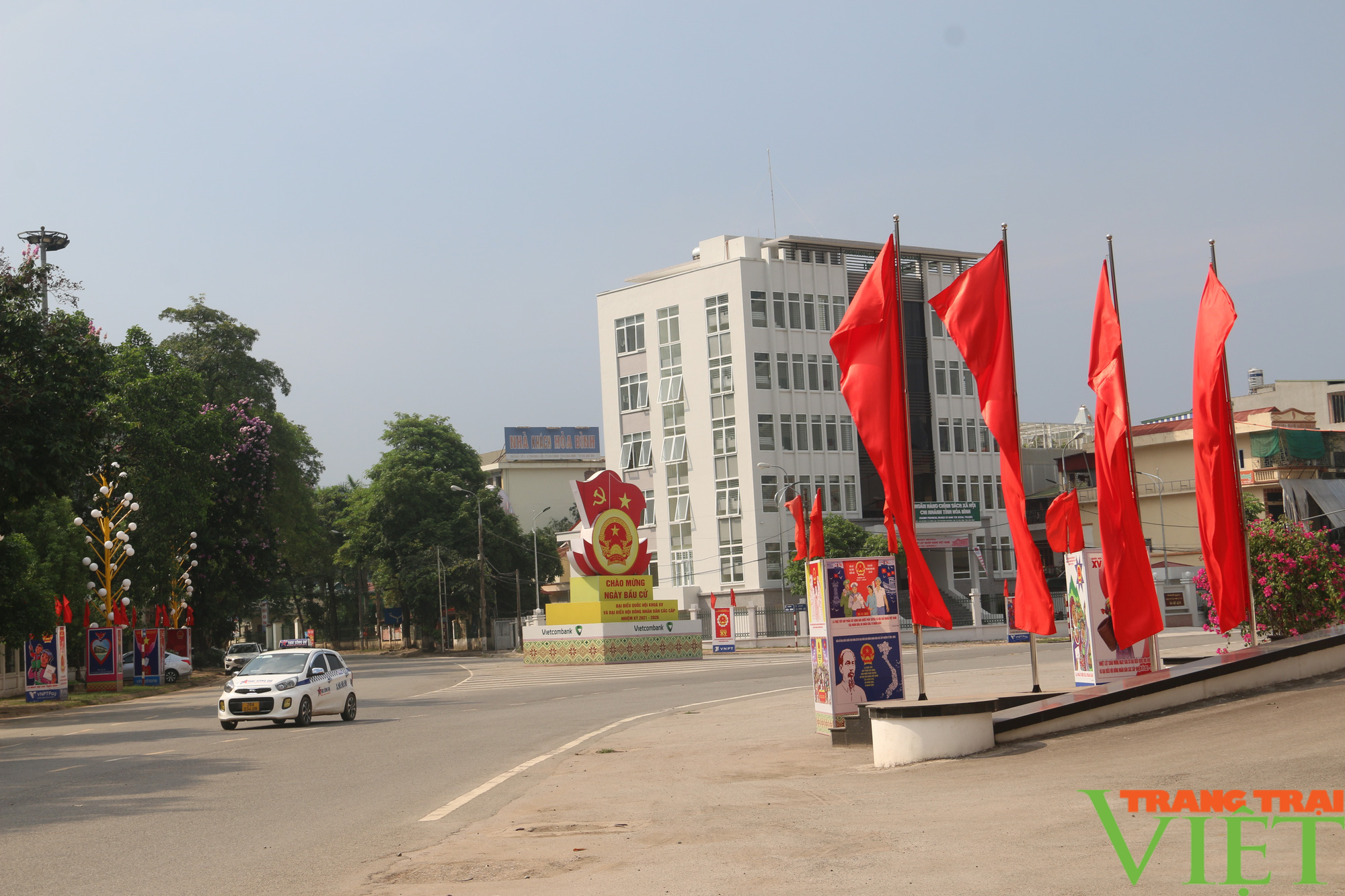 Sở Giao thông Vận tải Hoà Bình: Quyết liệt thực hiện lắp camera trên xe ô tô kinh doanh vận tải - Ảnh 4. Sở Giao thông Vận tải Hoà Bình: Quyết liệt thực hiện lắp camera trên xe ô tô kinh doanh vận tải - Ảnh 4.