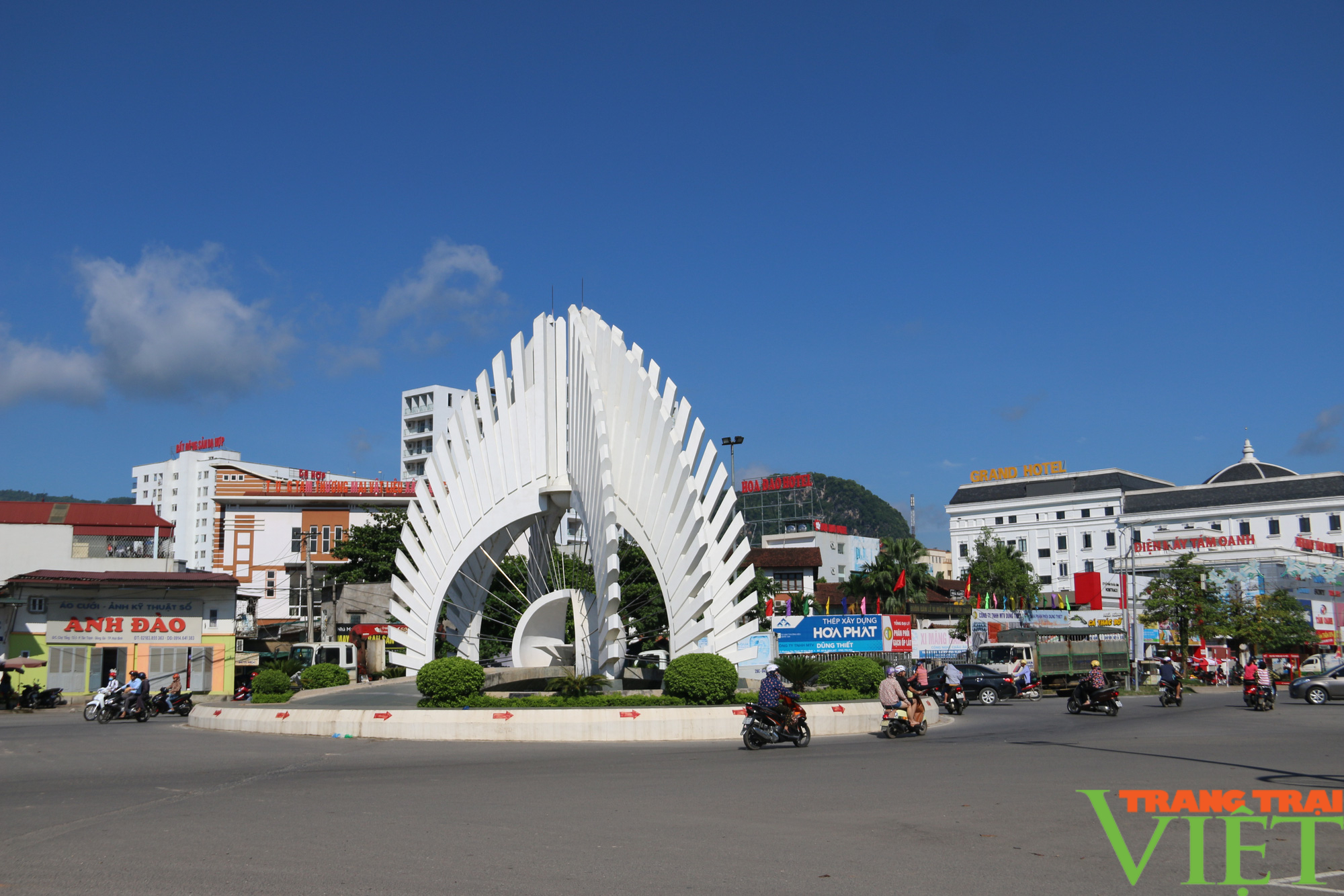 Sở Giao thông Vận tải Hoà Bình: Quyết liệt thực hiện lắp camera trên xe ô tô kinh doanh vận tải - Ảnh 1. Sở Giao thông Vận tải Hoà Bình: Quyết liệt thực hiện lắp camera trên xe ô tô kinh doanh vận tải - Ảnh 1.