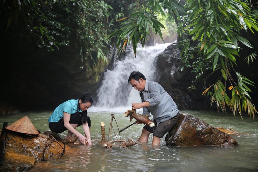 &quot;Bà Bích&quot; Tú Oanh: “Bây giờ ra đường, tôi vẫn bị người ta lườm nguýt” - Ảnh 3.