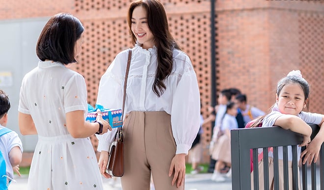 Vẻ đẹp thanh lịch, quyến rũ ở tuổi 34 của Minh Hằng - mỹ nhân nóng bỏng một thời - Ảnh 2.