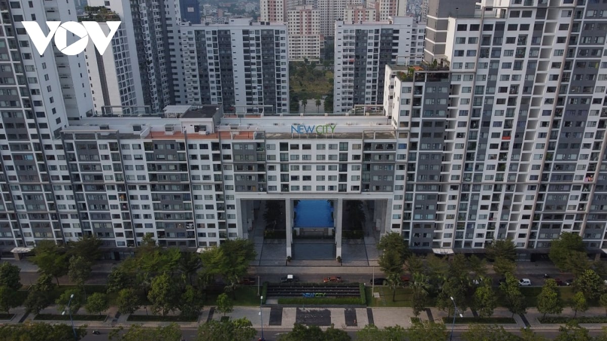 TP.HCM loay hoay xử lý hàng ngàn căn hộ tái định cư bỏ không - Ảnh 1.