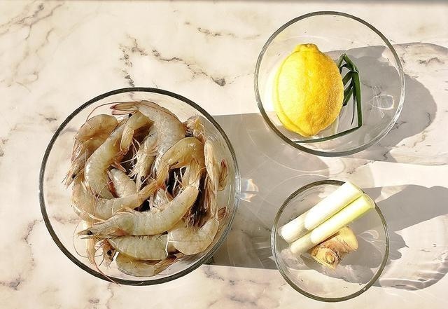 Luộc tôm như ngoài hàng, thả ngay quả này vào, con nào cũng thơm nức, không tanh - Ảnh 2.