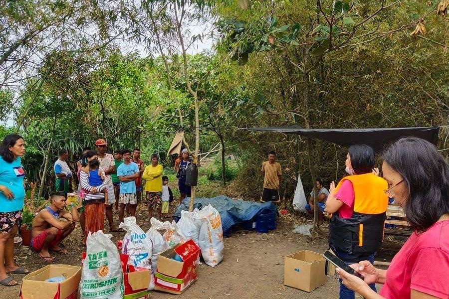 Siêu bão Rai đổ bộ Philippines, cả trăm nghìn người sơ tán - Ảnh 7.